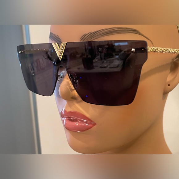 Rhinestone Rimless Gold Frames - Picture 2 of 4